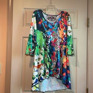 Amma‎ Asymmetrical High-Low Vibrant Print Tunic Top with Black Trim, Size Medium